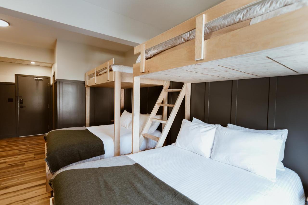 The Flying Steamshovel Inn Rossland Luaran gambar