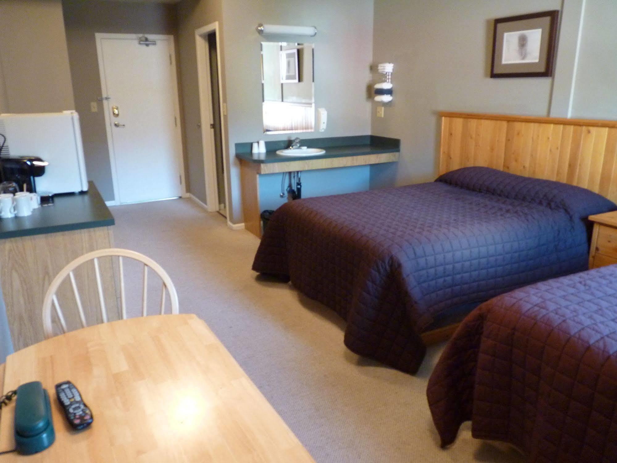 The Flying Steamshovel Inn Rossland Luaran gambar