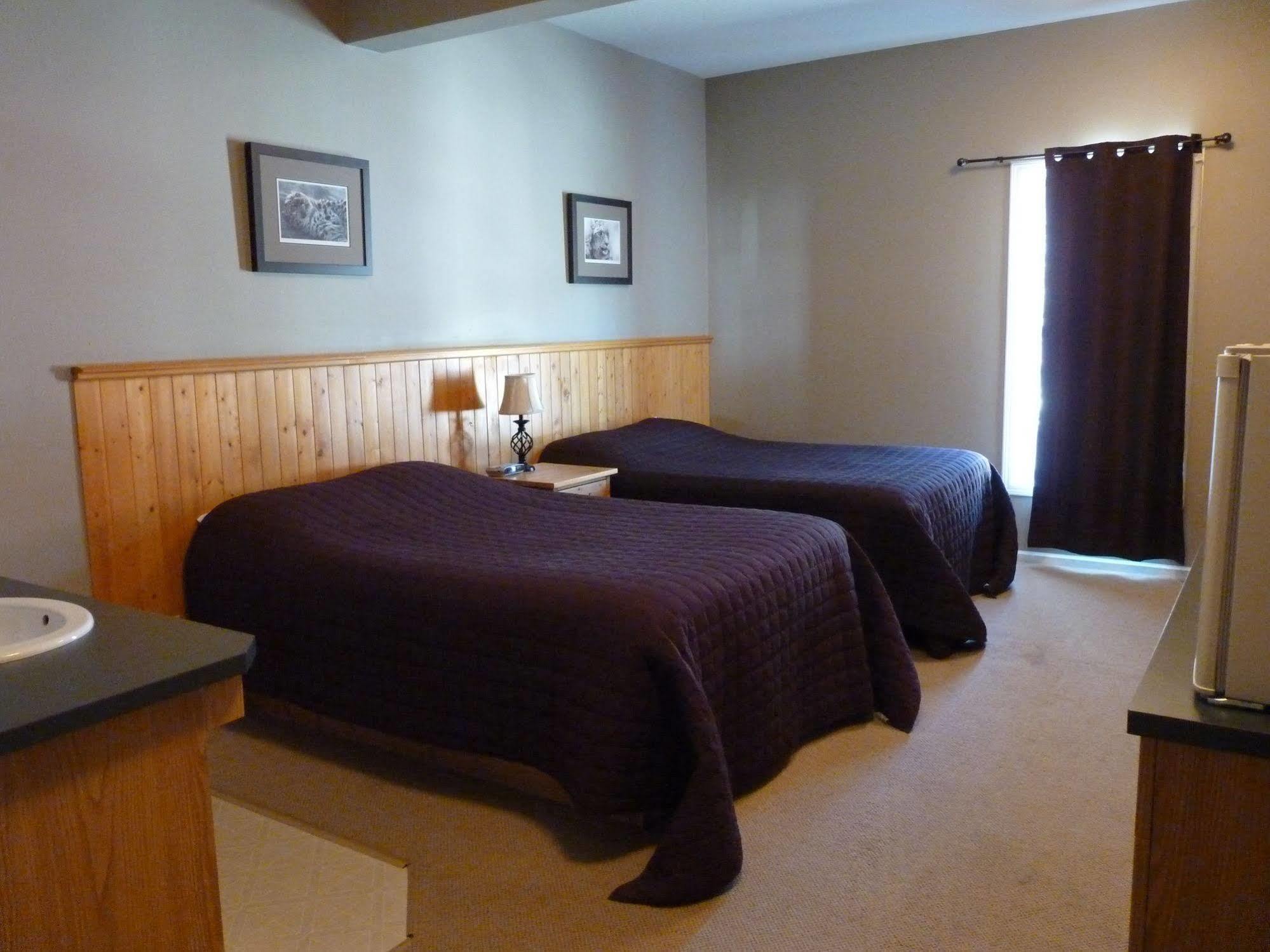 The Flying Steamshovel Inn Rossland Luaran gambar
